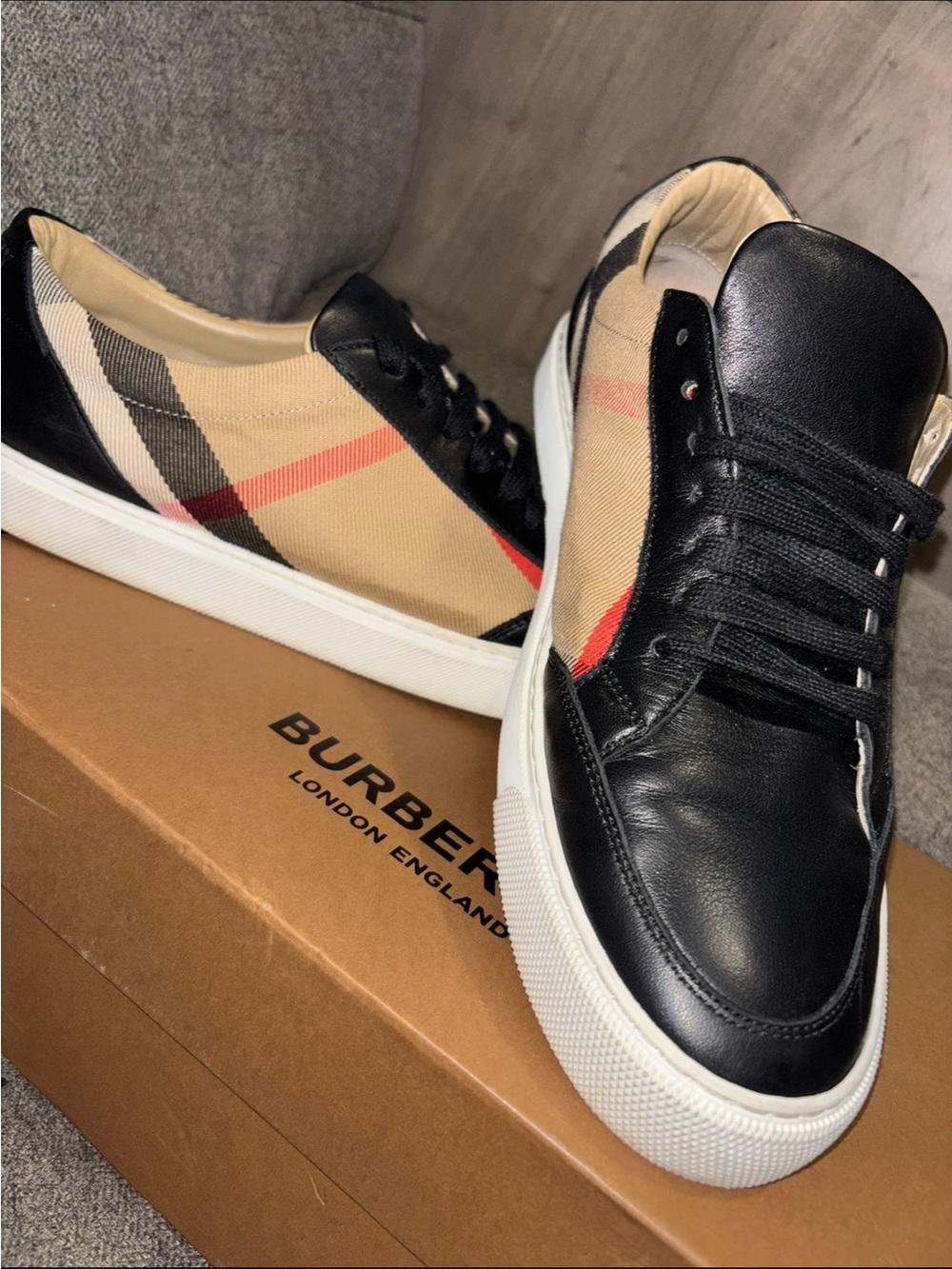 Burberry Women’s Black & Beige Check Low-Top Sneakers